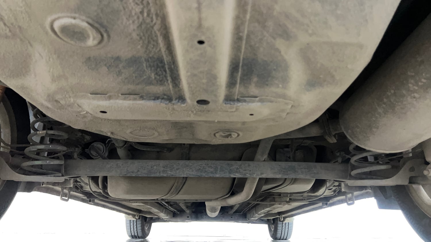 Used 2017 Maruti Suzuki Ciaz Zeta 1.4 MT Petrol Manual extra REAR UNDERBODY VIEW (TAKEN FROM REAR)