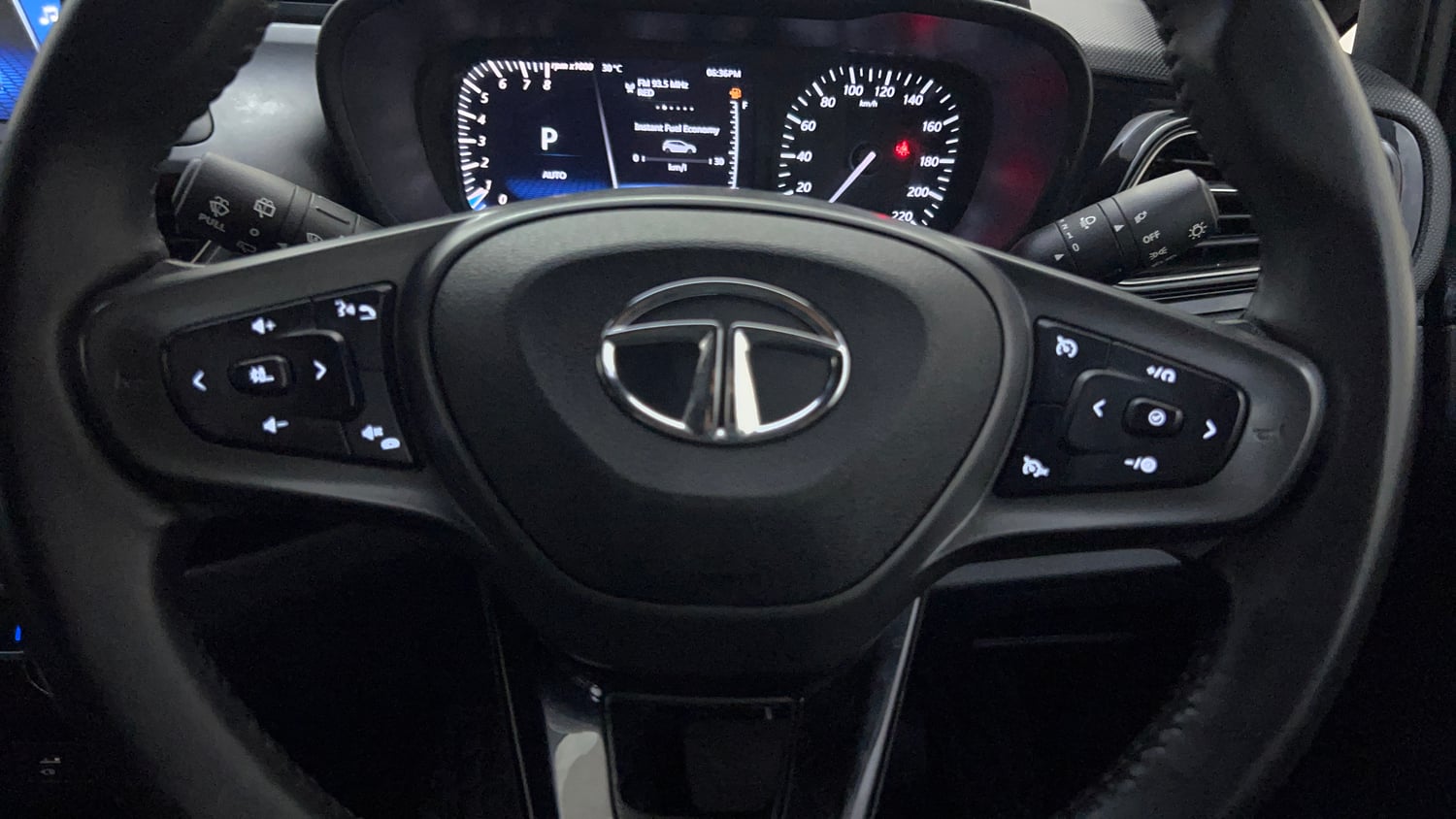 Used 2023 Tata Altroz XZA Plus Petrol Dark Edtion Petrol Automatic top_features Airbags