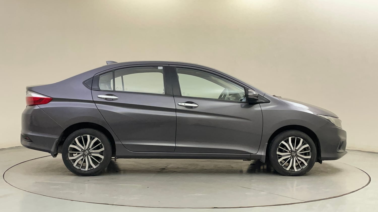 Used 2020 Honda City VX CVT Petrol Petrol Automatic exterior RIGHT SIDE VIEW