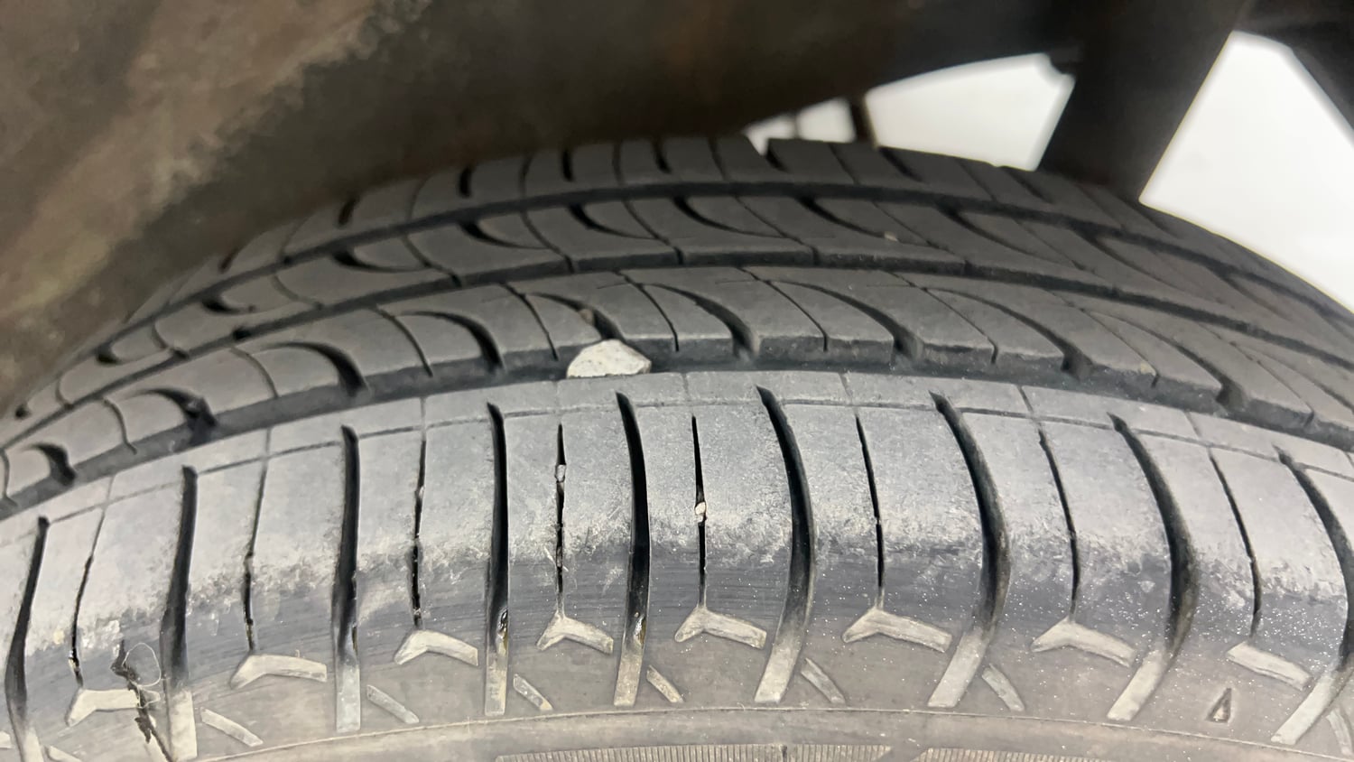 Used 2012 Maruti Suzuki Wagon R 1.0 VXi Petrol Manual tyres LEFT REAR TYRE TREAD VIEW