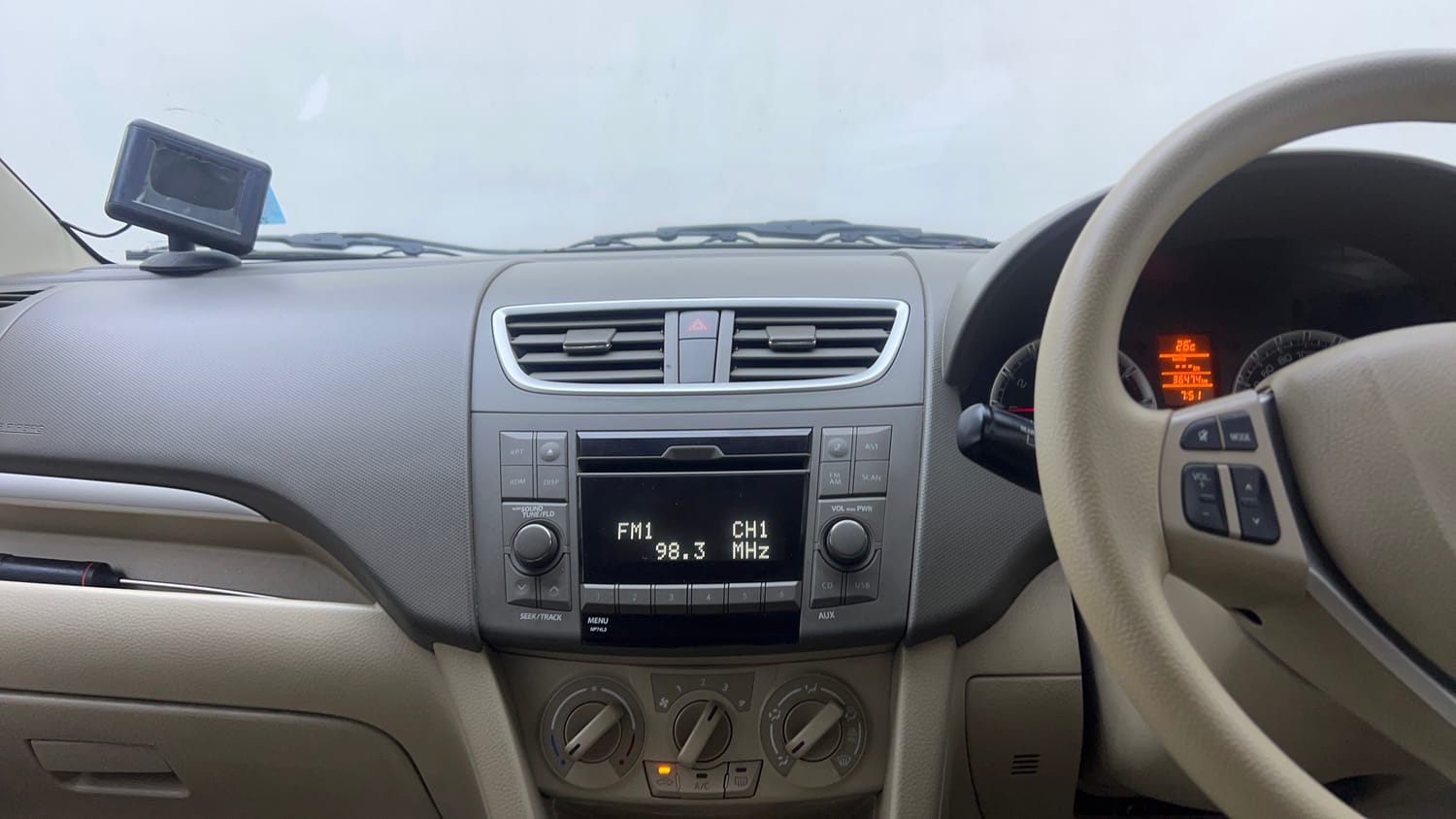 Used 2015 Maruti Suzuki Ertiga ZXi Petrol Manual interior MUSIC SYSTEM & AC CONTROL VIEW
