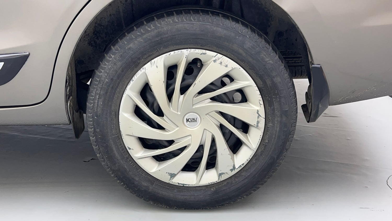 Used 2020 Maruti Suzuki New Ertiga VXi Petrol Manual tyres LEFT REAR TYRE RIM VIEW