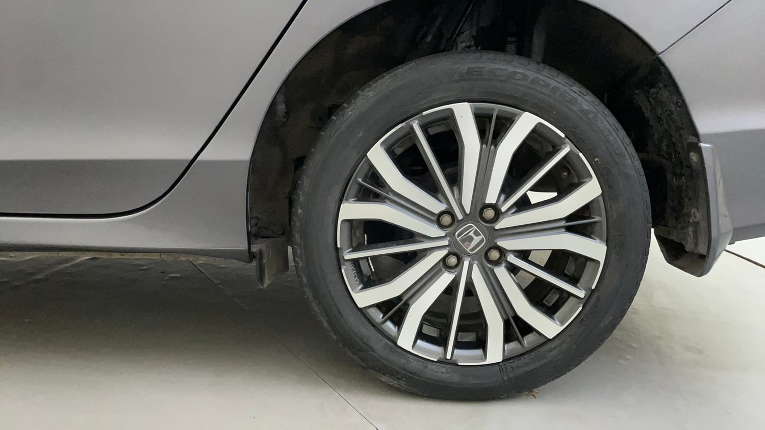 Used 2020 Honda City VX CVT Petrol Petrol Automatic tyres LEFT REAR TYRE RIM VIEW