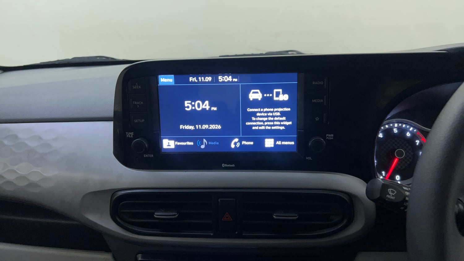 Used 2021 Hyundai Grand i10 Nios Sportz 1.2 Kappa VTVT Petrol Manual top_features Touch screen infotainment system
