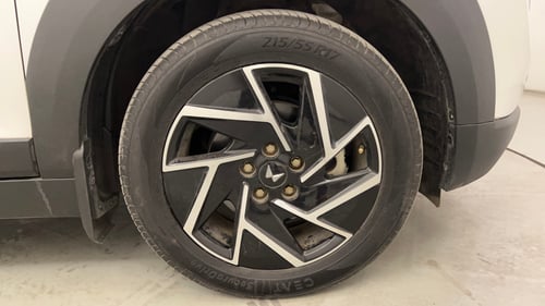 Used 2024 Mahindra XUV 3XO AX7 1.2 Petrol Petrol Manual tyres RIGHT FRONT TYRE RIM VIEW