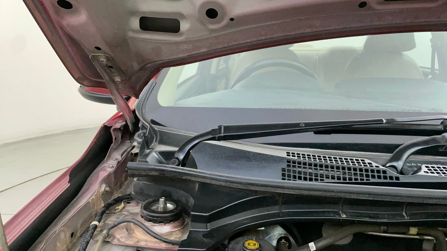 Used 2021 Honda Amaze 1.2 VX CVT Petrol Petrol Automatic engine ENGINE RIGHT SIDE HINGE & APRON VIEW