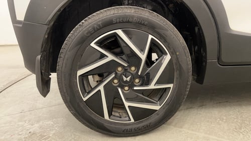 Used 2024 Mahindra XUV 3XO AX7 1.2 Petrol Petrol Manual tyres RIGHT REAR TYRE RIM VIEW
