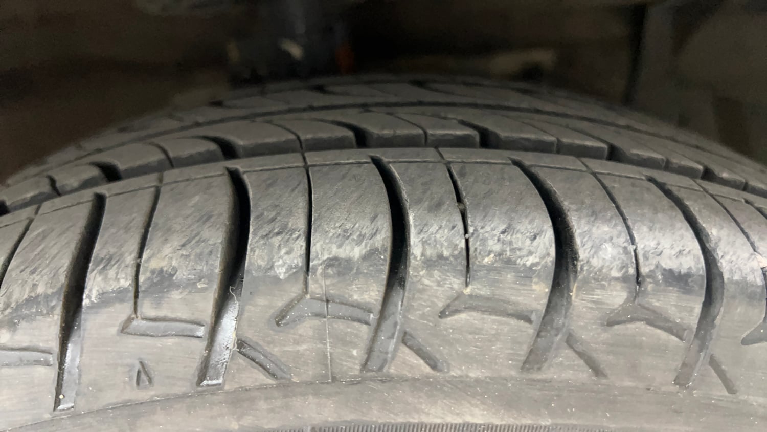 Used 2017 Maruti Suzuki Ciaz Zeta 1.4 MT Petrol Manual tyres RIGHT FRONT TYRE TREAD VIEW