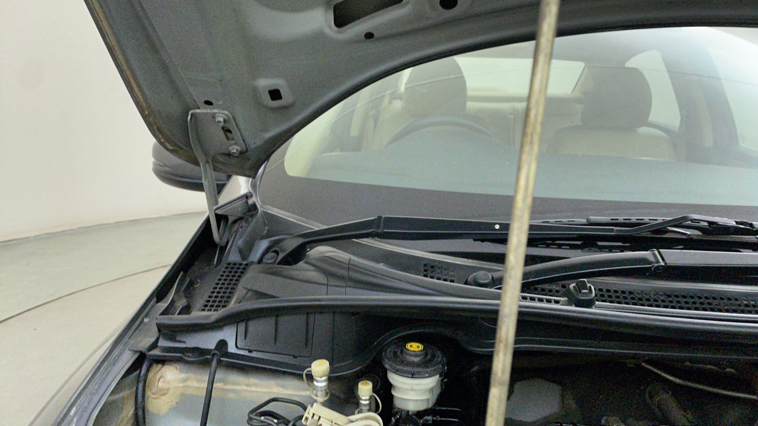 Used 2020 Honda City VX CVT Petrol Petrol Automatic engine ENGINE RIGHT SIDE HINGE & APRON VIEW