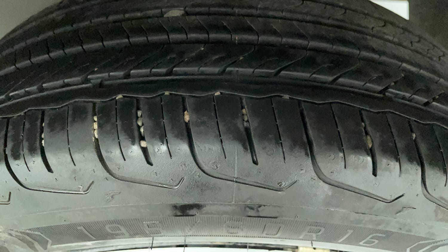 Used 2024 Tata Nexon Pure 1.2 Revotron Petrol 6MT Petrol Manual tyres LEFT REAR TYRE TREAD VIEW