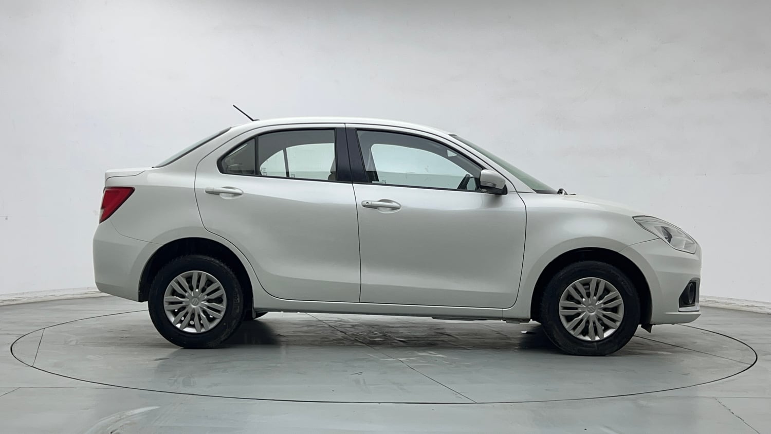 Used 2022 Maruti Suzuki Dzire VXi Petrol Manual exterior RIGHT SIDE VIEW