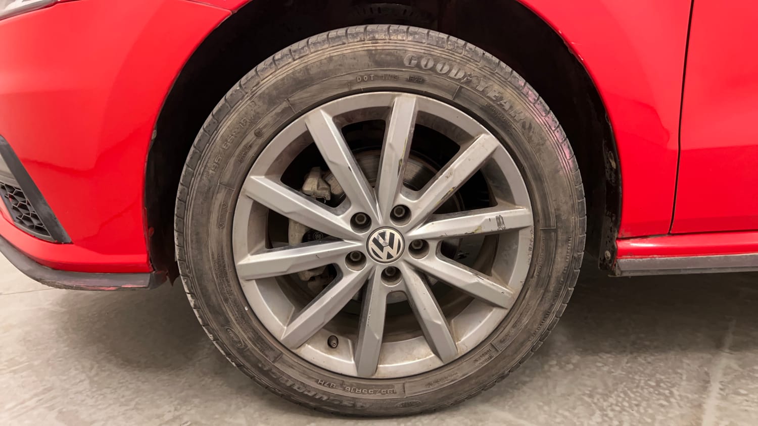 Used 2022 Volkswagen Polo Highline Plus 1.0L TSI Petrol Manual tyres LEFT FRONT TYRE RIM VIEW