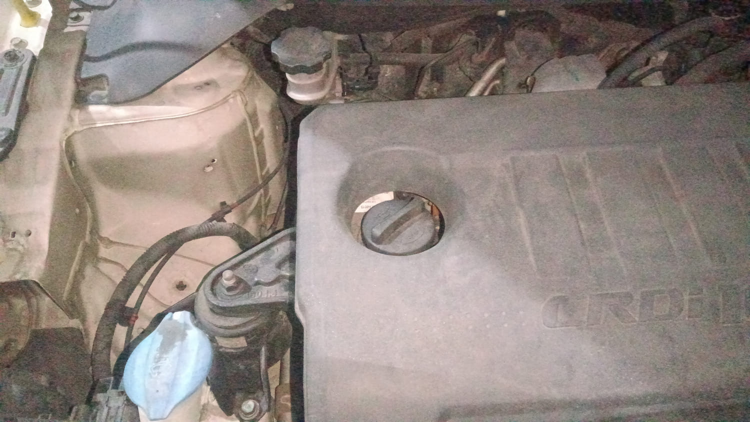 Used 2015 Hyundai i20 Active 1.4 SX Diesel Manual engine ENGINE RIGHT SIDE HINGE & APRON VIEW