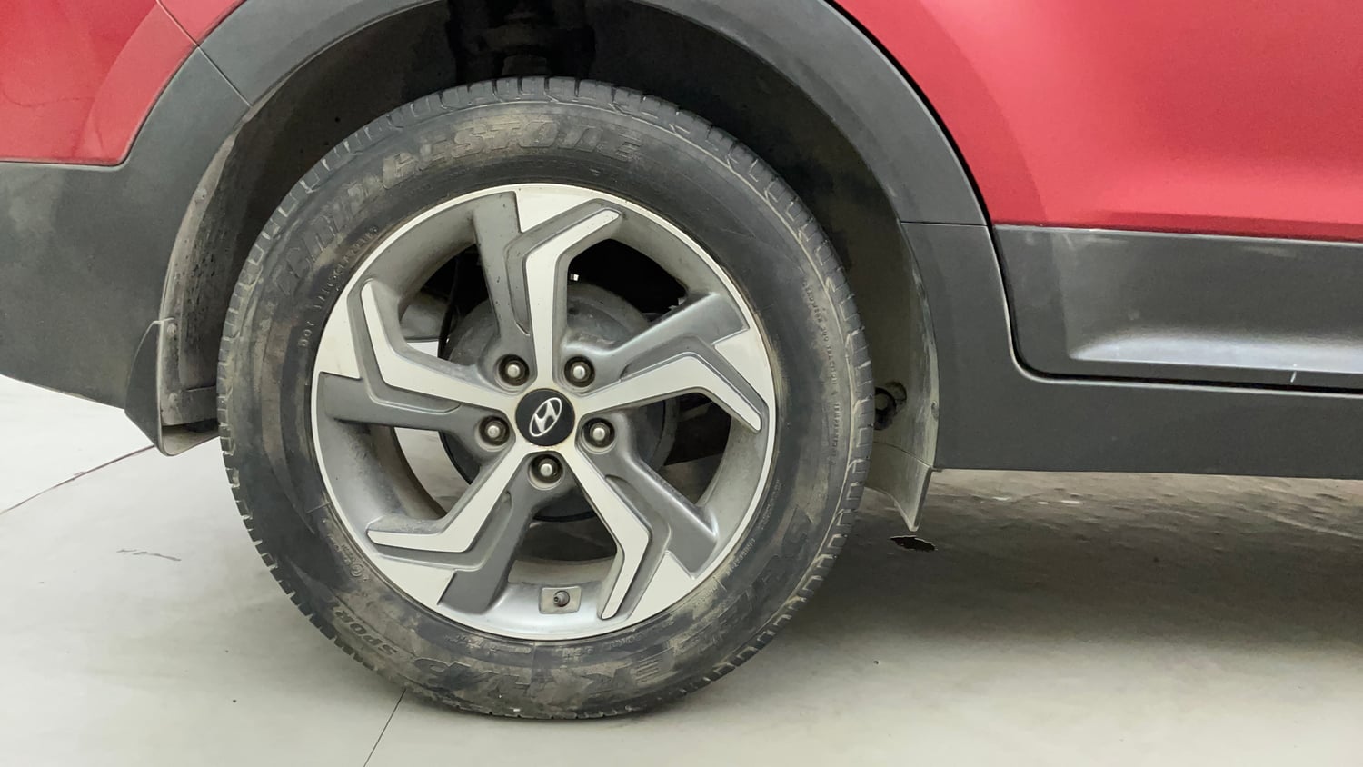 Used 2018 Hyundai Creta SX 1.6 AT Petrol Petrol Automatic tyres RIGHT REAR TYRE RIM VIEW