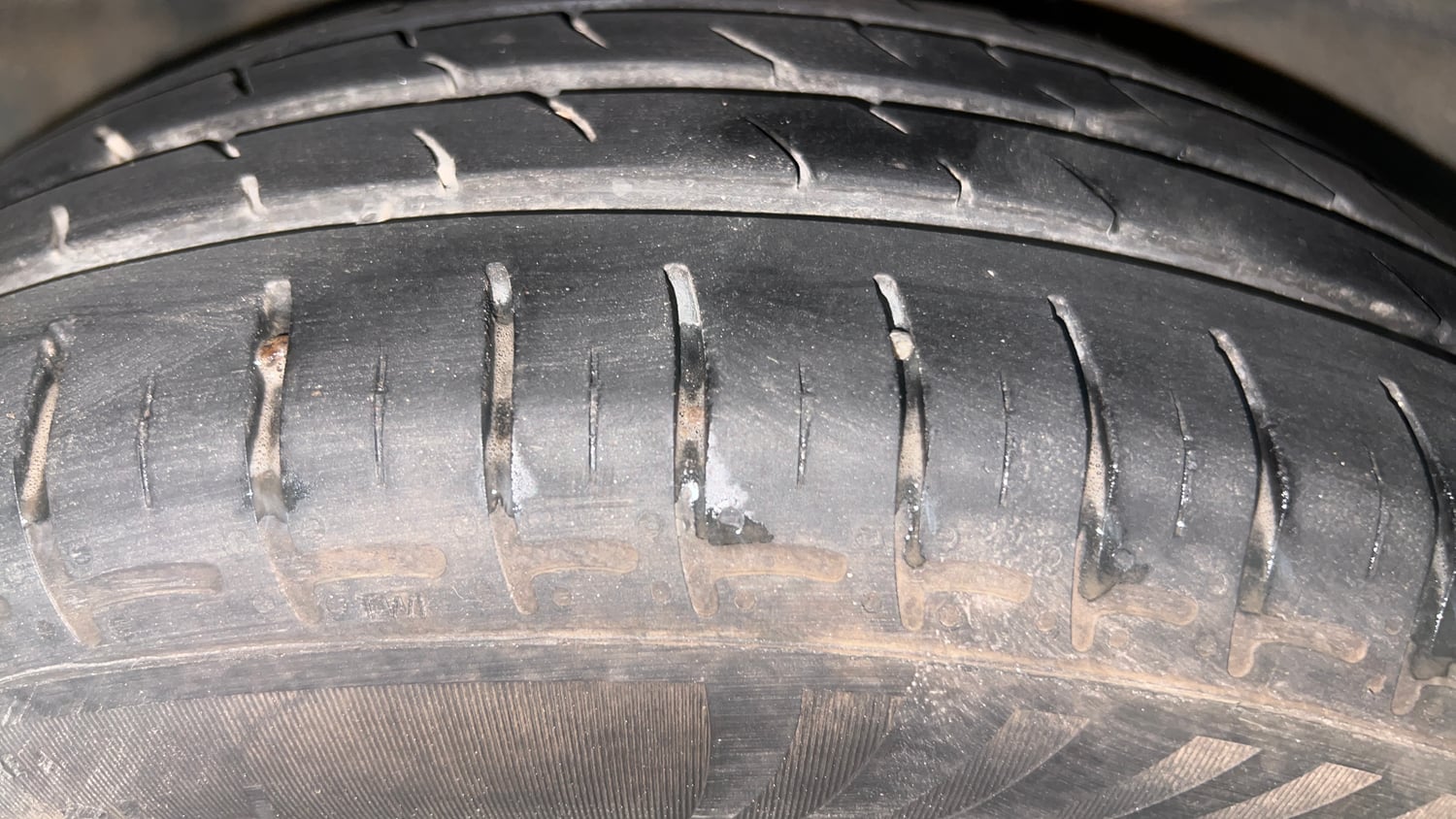 Used 2021 Hyundai Grand i10 Nios Sportz 1.2 Kappa VTVT Petrol Manual tyres RIGHT REAR TYRE TREAD VIEW