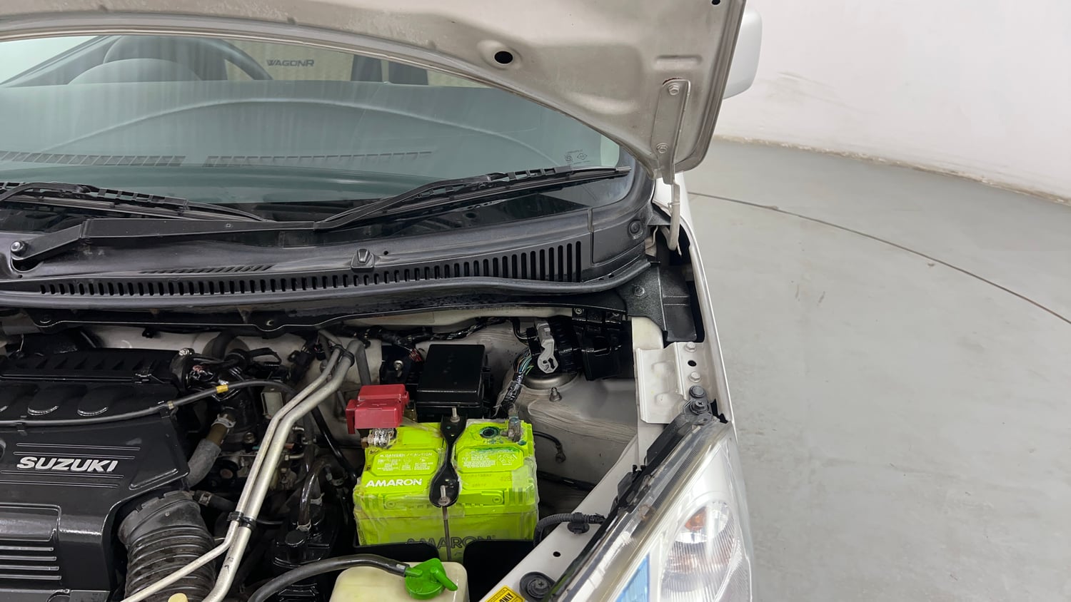 Used 2012 Maruti Suzuki Wagon R 1.0 VXi Petrol Manual engine ENGINE LEFT SIDE HINGE & APRON VIEW