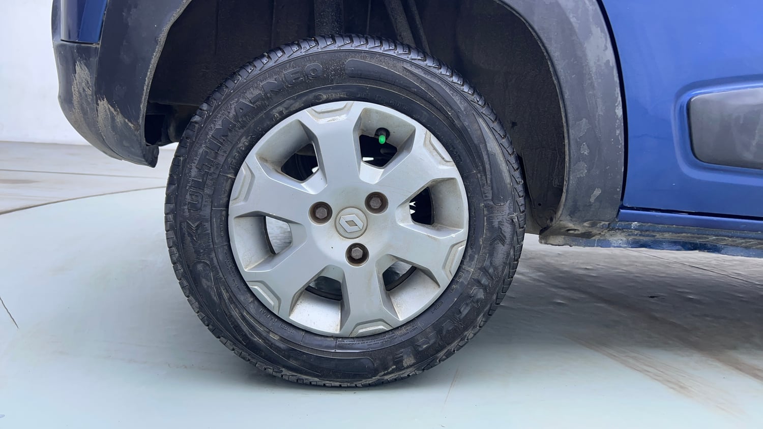 Used 2018 Renault Kwid CLIMBER 1.0 AMT Petrol Automatic tyres RIGHT REAR TYRE RIM VIEW