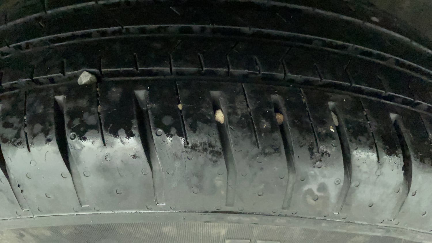 Used 2022 Tata Punch Accomplished MT Petrol + CNG(Outside Fitted) Cng Manual tyres LEFT REAR TYRE TREAD VIEW