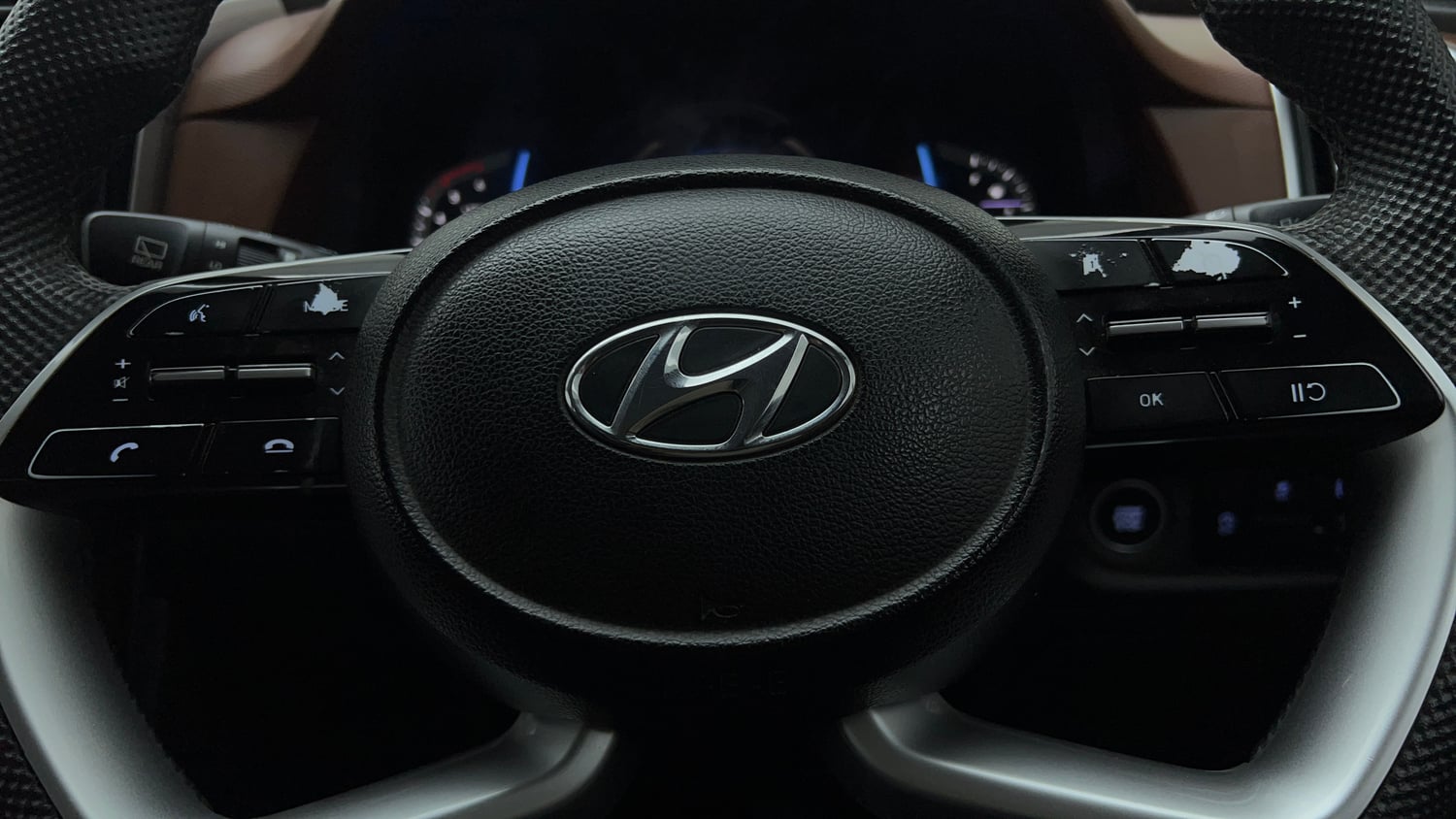 Used 2023 Hyundai Alcazar Prestige 7 STR 1.5 Diesel Diesel Manual top_features Cruise control