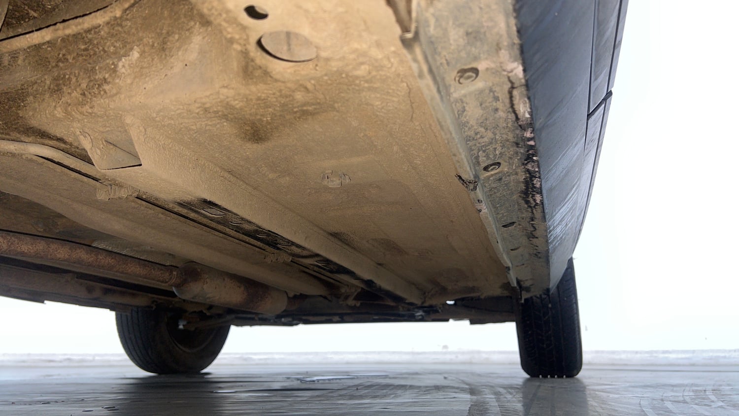 Used 2023 Nissan Magnite XL Petrol Manual extra REAR RIGHT UNDERBODY VIEW