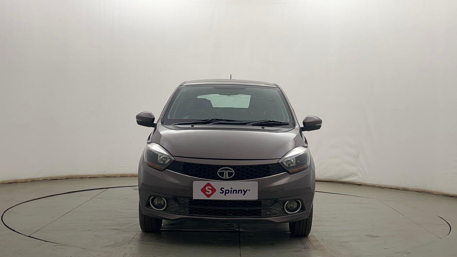 Used 2018 Tata Tigor Revotron XZA Petrol Automatic exterior FRONT VIEW