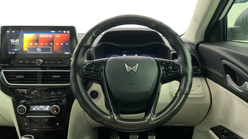 Used 2024 Mahindra XUV 3XO AX7 1.2 Petrol Petrol Manual interior STEERING VIEW