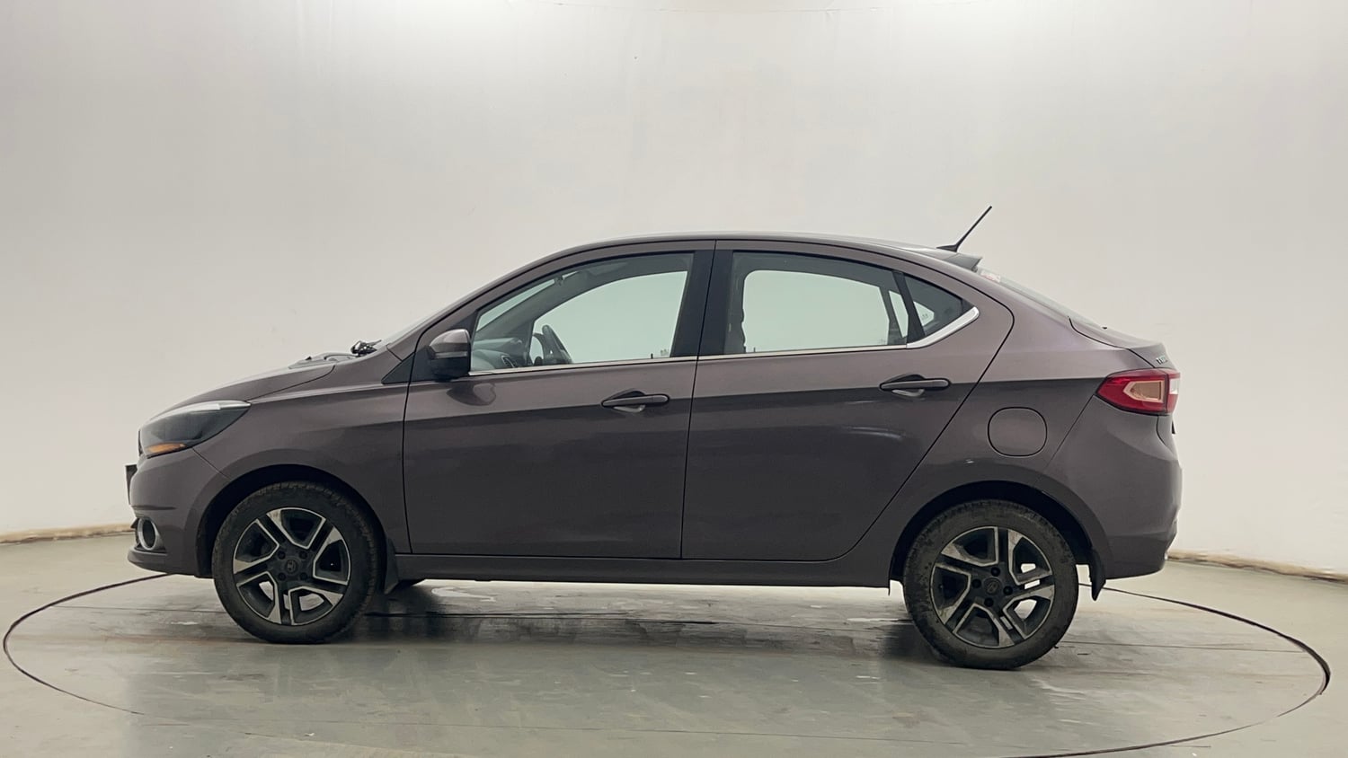 Used 2018 Tata Tigor Revotron XZA Petrol Automatic exterior LEFT SIDE VIEW