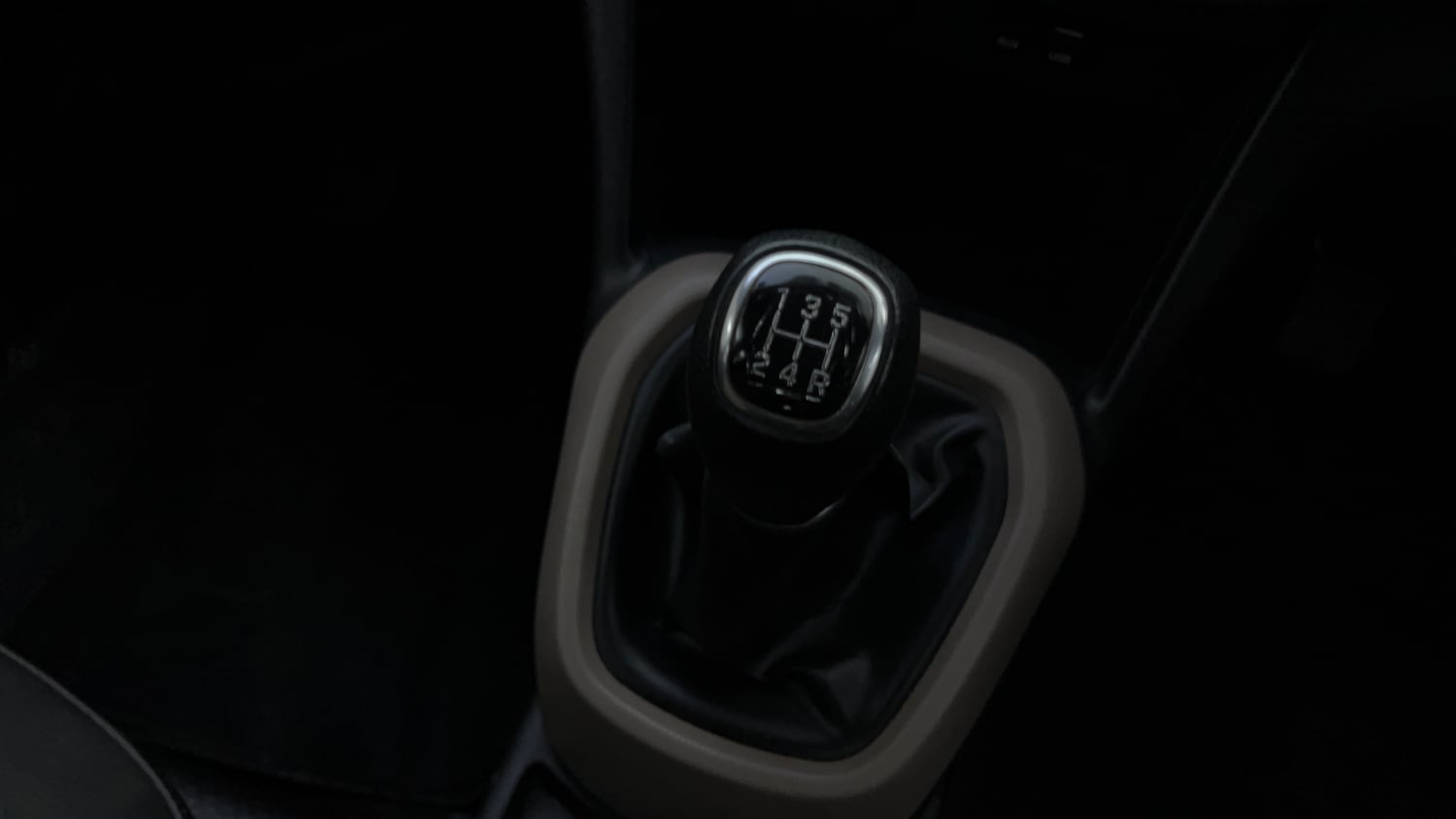 Used 2016 Hyundai Grand i10 Sportz 1.2 Kappa VTVT Petrol Manual interior GEAR  KNOB VIEW