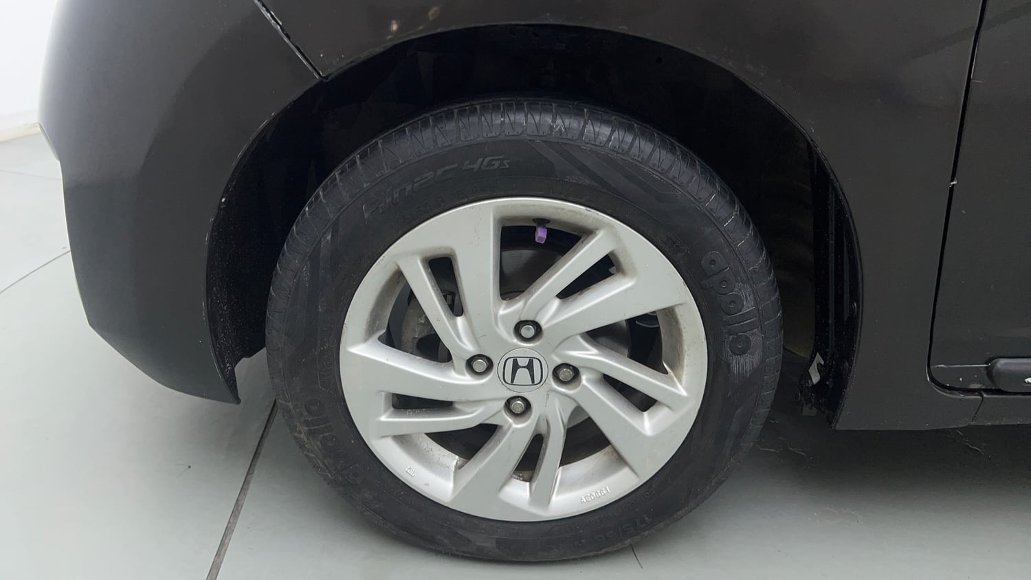 Used 2015 Honda Jazz V AT Petrol Petrol Automatic tyres LEFT FRONT TYRE RIM VIEW