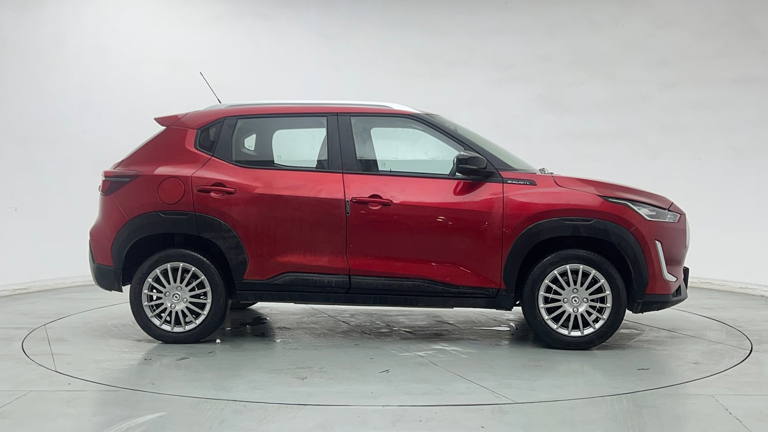Used 2023 Nissan Magnite XL Petrol Manual exterior RIGHT SIDE VIEW