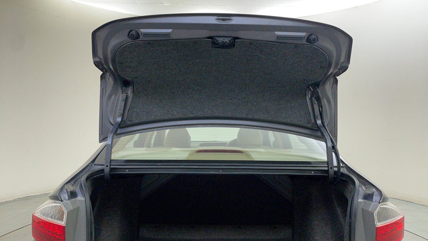 Used 2020 Honda City VX CVT Petrol Petrol Automatic interior DICKY DOOR OPEN VIEW