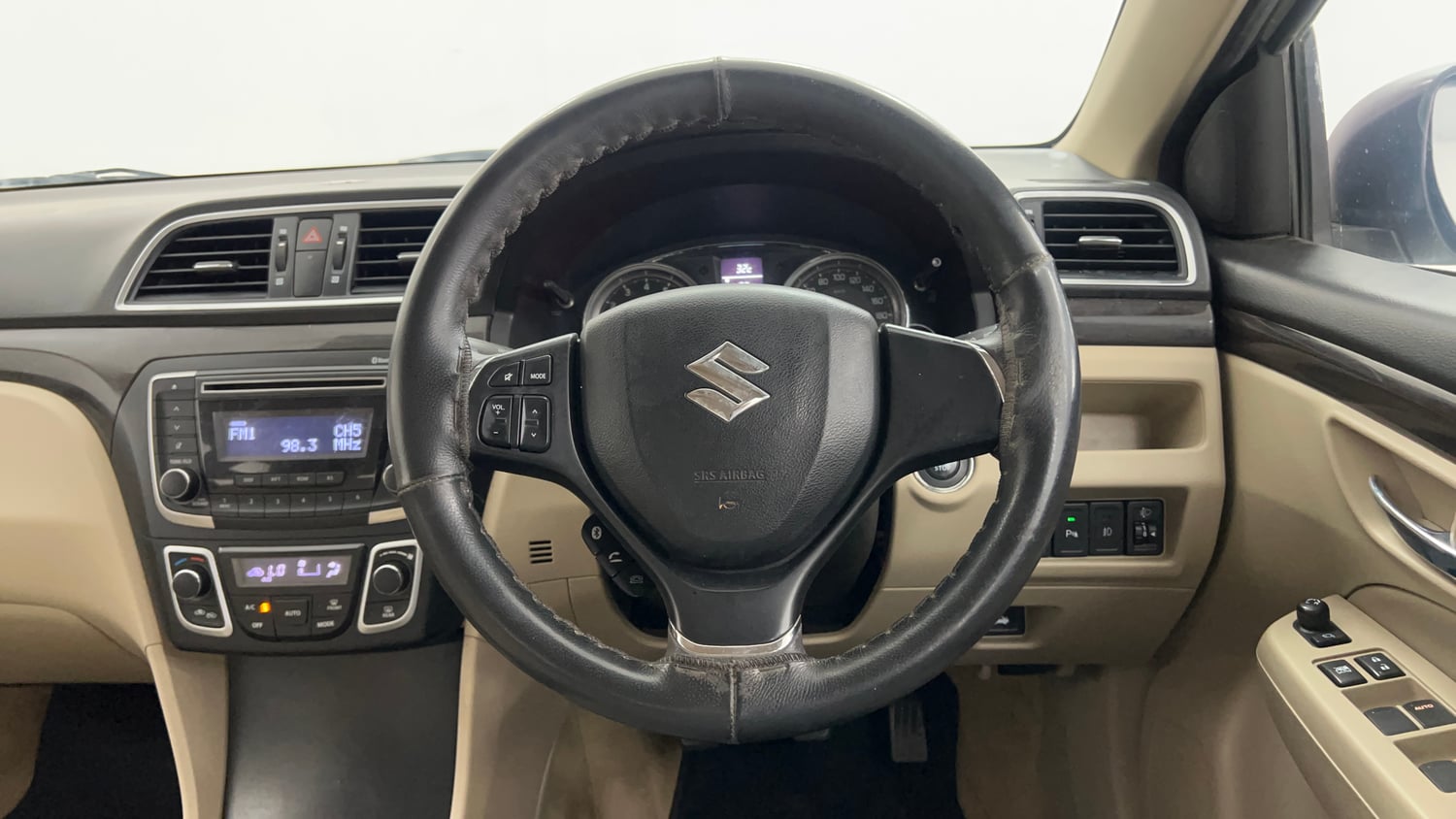Used 2017 Maruti Suzuki Ciaz Zeta 1.4 MT Petrol Manual interior STEERING VIEW