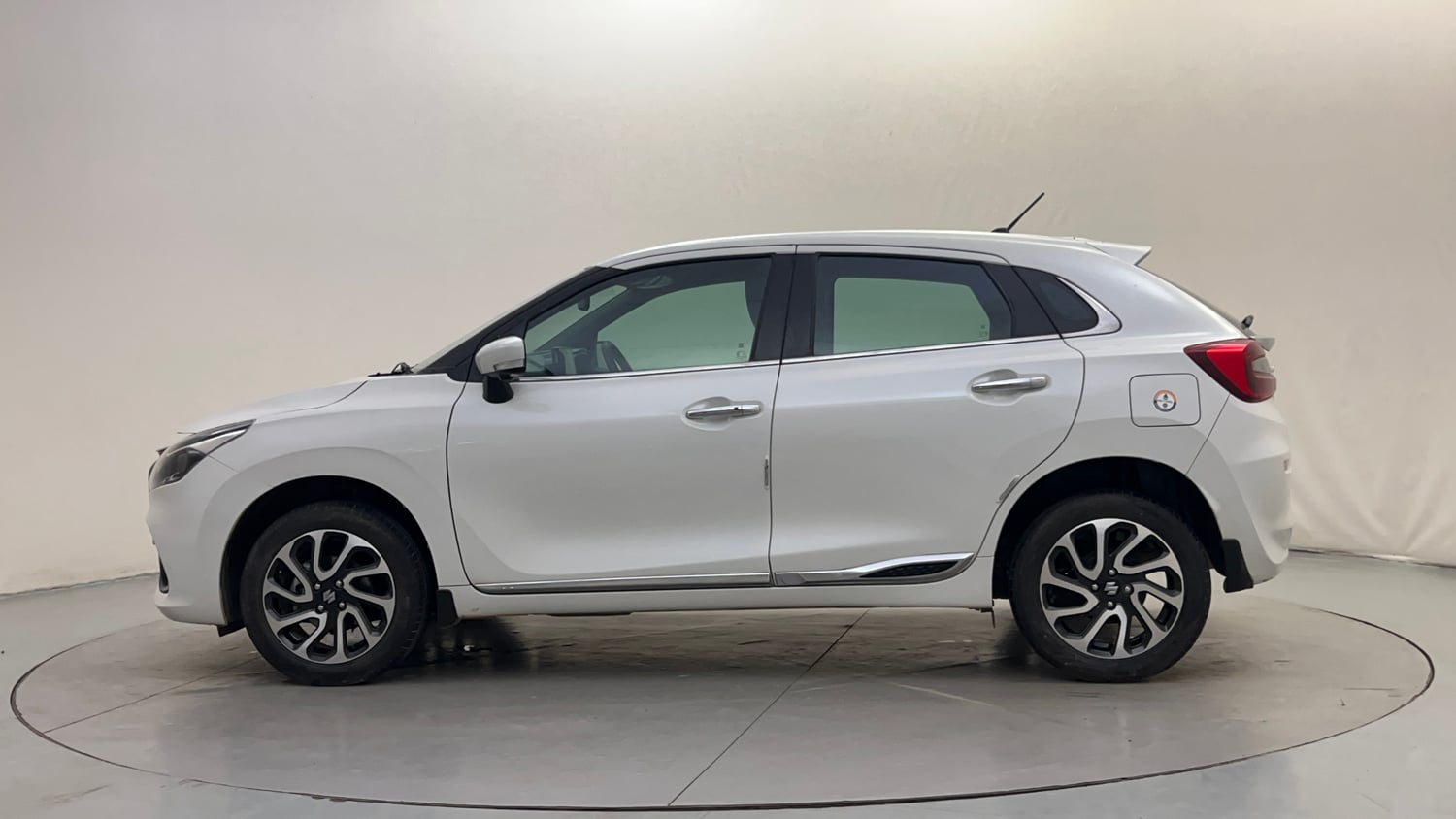 Used 2024 Maruti Suzuki Baleno Alpha AGS Petrol Automatic exterior LEFT SIDE VIEW