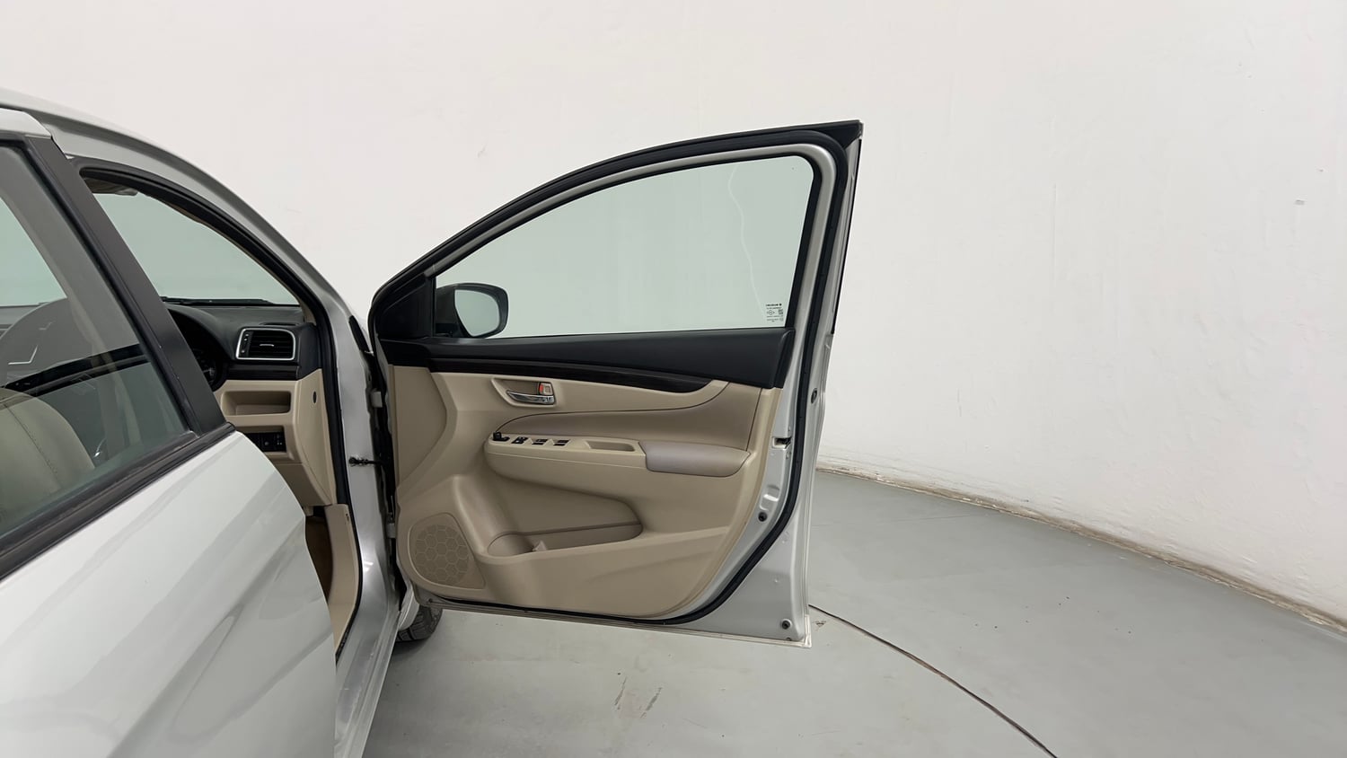 Used 2017 Maruti Suzuki Ciaz Zeta 1.4 MT Petrol Manual interior RIGHT FRONT DOOR OPEN VIEW