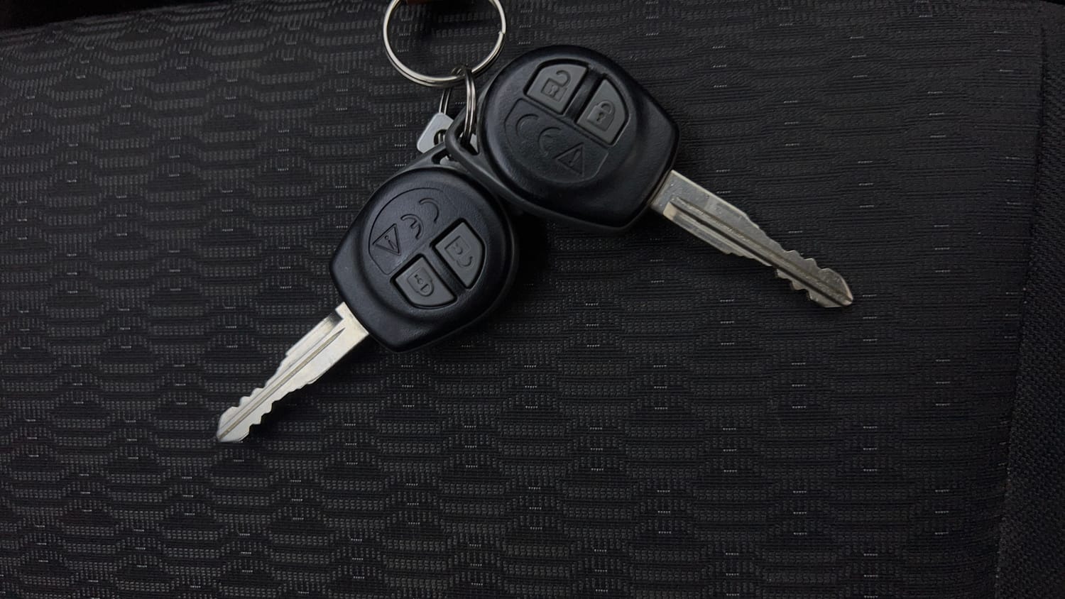 Used 2025 Maruti Suzuki Swift VXi Petrol Manual extra CAR KEY VIEW