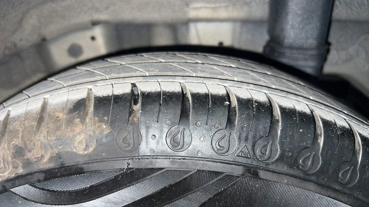 Used 2017 Hyundai Eon Sportz Petrol Manual tyres LEFT REAR TYRE TREAD VIEW