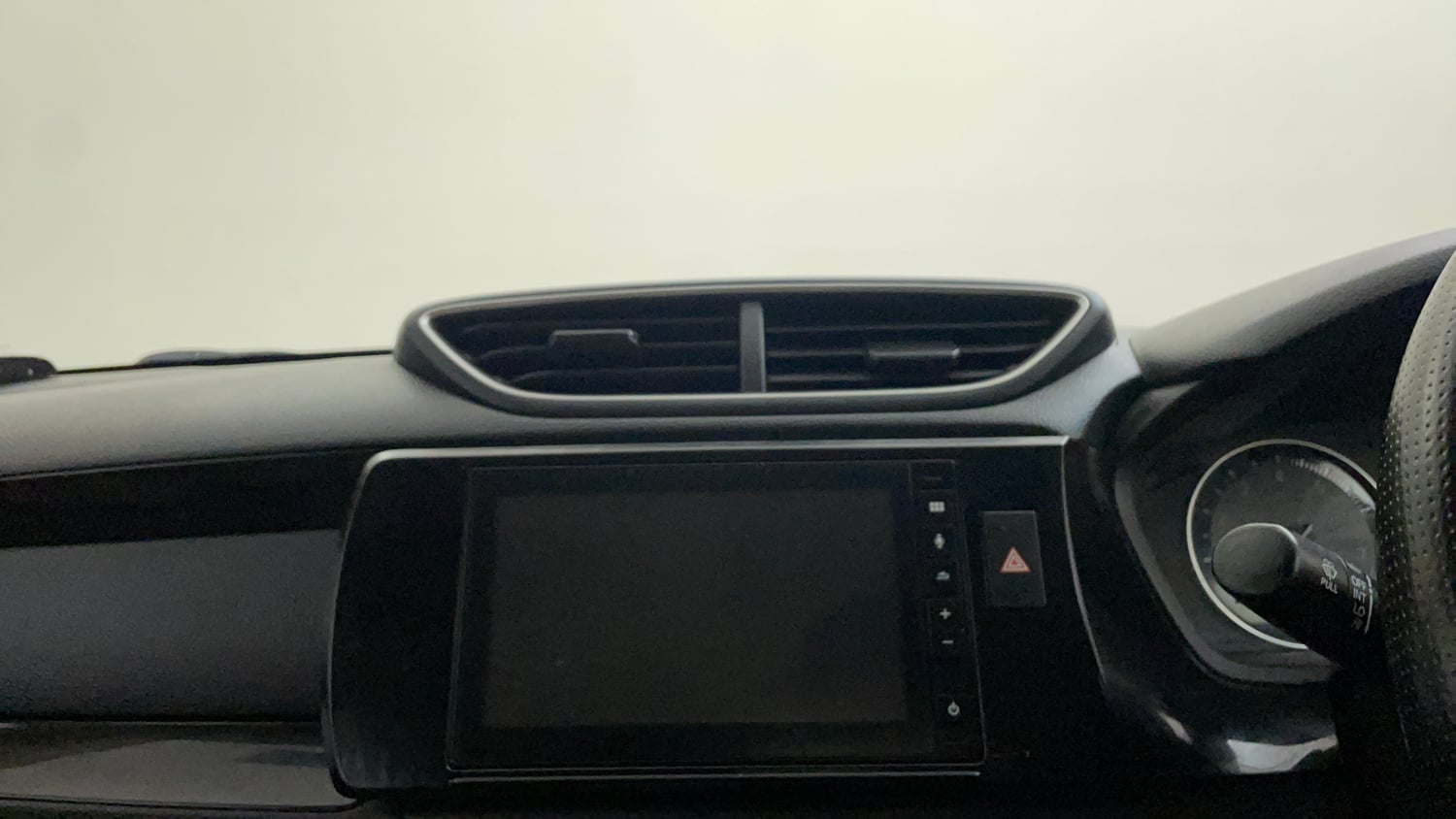 Used 2021 Honda Amaze 1.2 VX CVT Petrol Petrol Automatic top_features Integrated (in-dash) music system