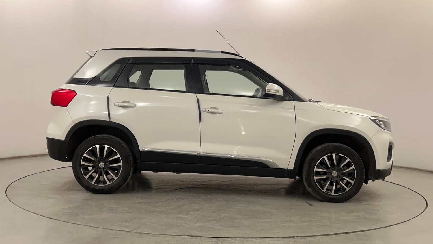 Used 2022 Maruti Suzuki Vitara Brezza VXi AT SHVS Petrol Automatic exterior RIGHT SIDE VIEW