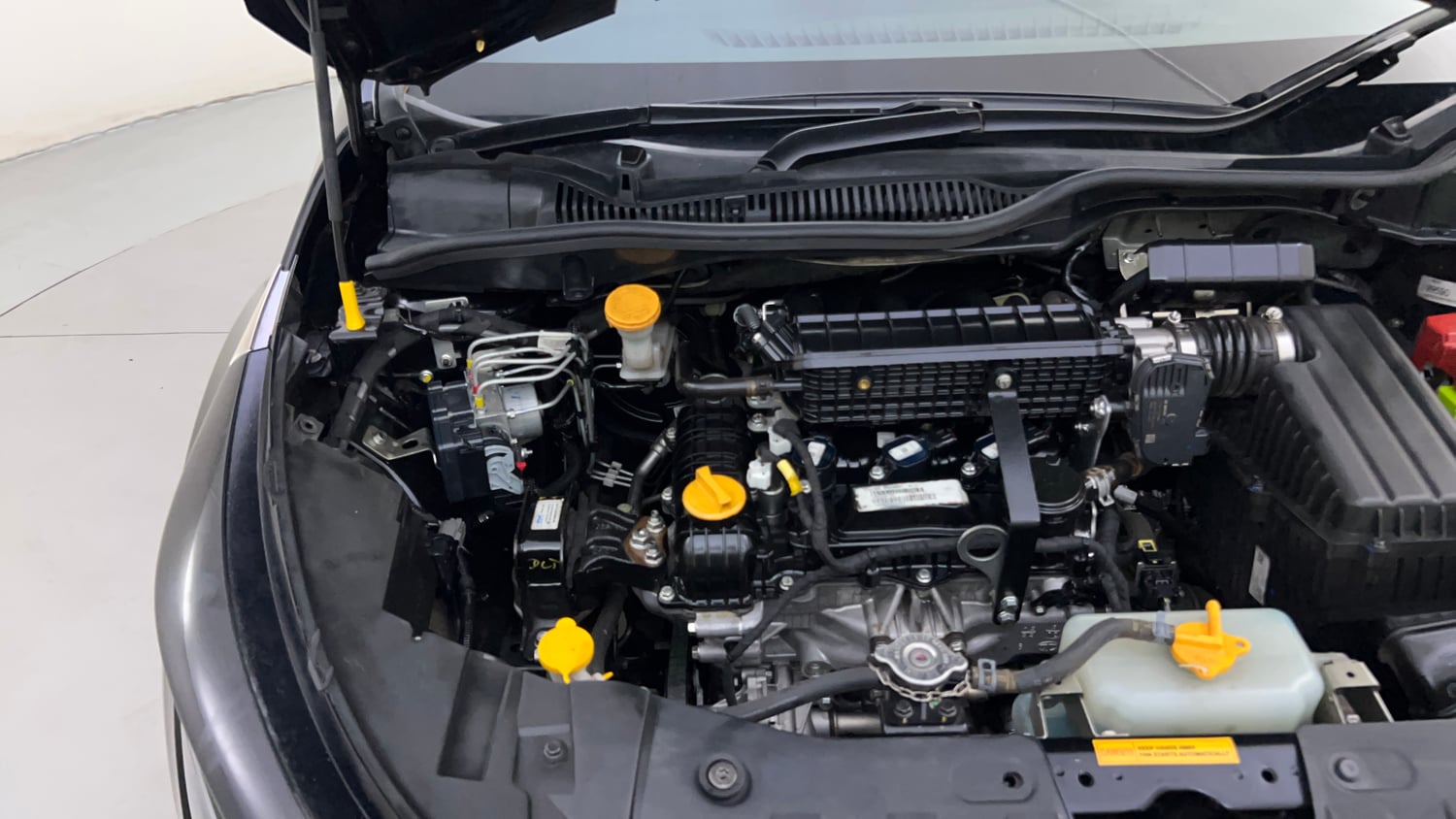 Used 2023 Tata Altroz XZA Plus Petrol Dark Edtion Petrol Automatic engine ENGINE RIGHT SIDE HINGE & APRON VIEW