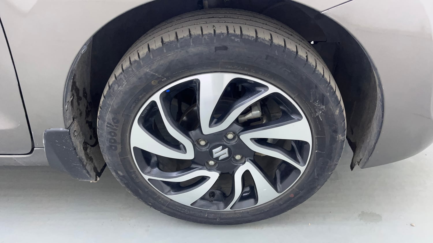 Used 2022 Maruti Suzuki Baleno Zeta Petrol Manual tyres RIGHT FRONT TYRE RIM VIEW