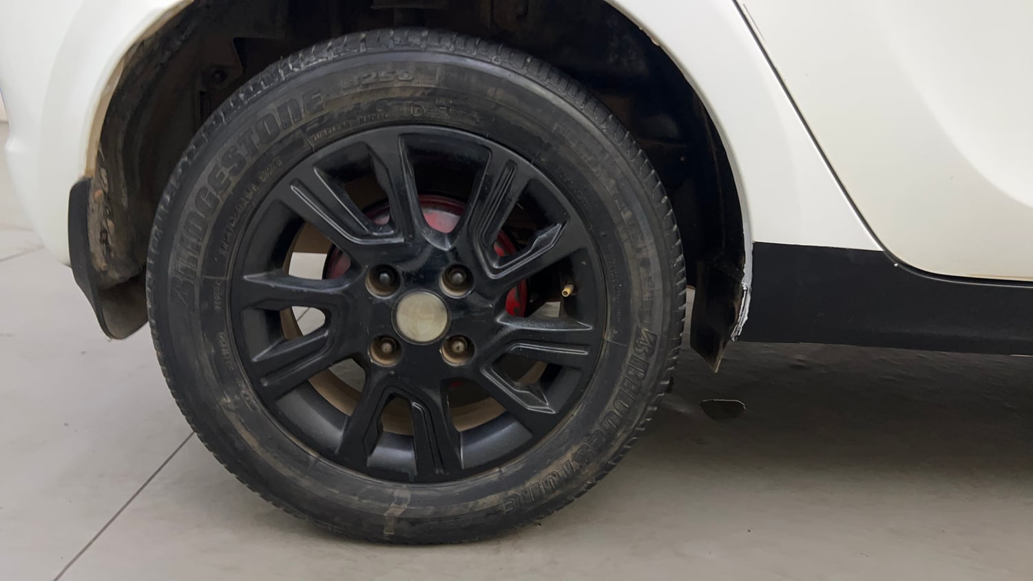 Used 2017 Tata Tiago Revotron XZA Petrol Automatic tyres RIGHT REAR TYRE RIM VIEW