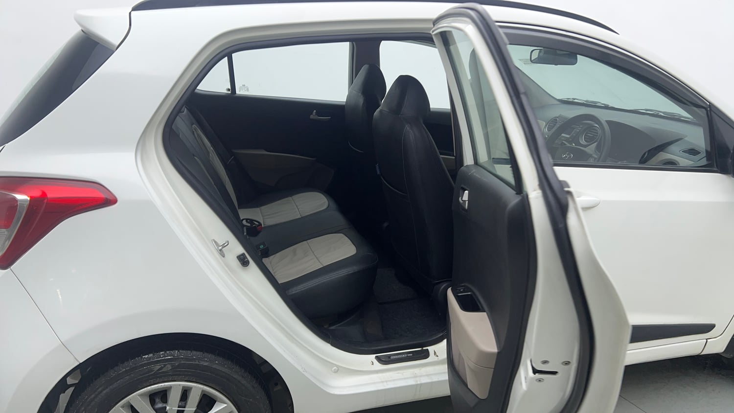 Used 2015 Hyundai Grand i10 Sportz 1.2 Kappa VTVT Petrol Manual interior RIGHT SIDE REAR DOOR CABIN VIEW