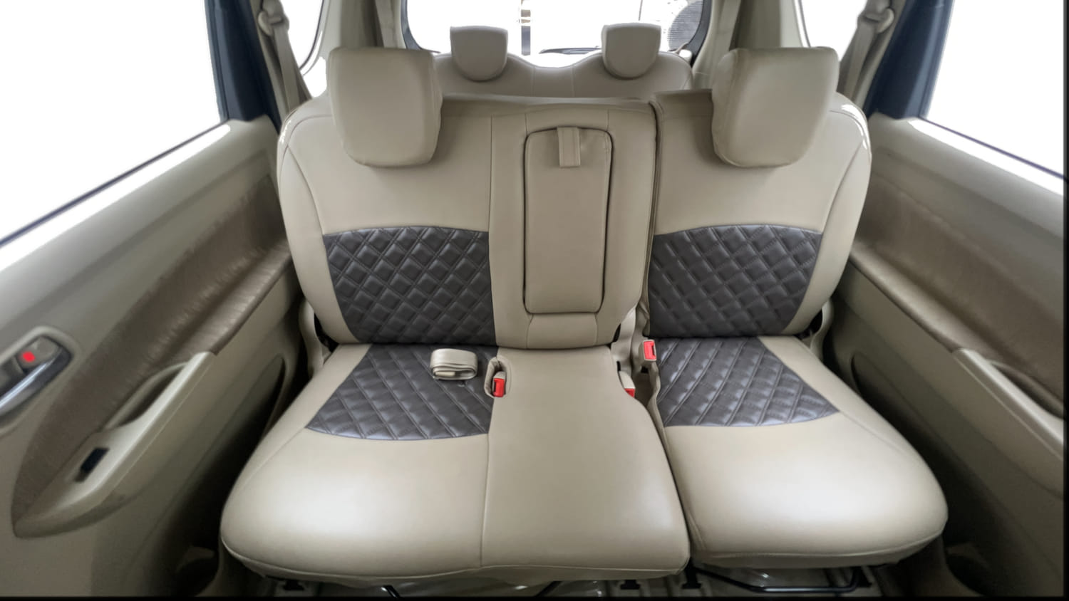 Used 2015 Maruti Suzuki Ertiga ZXi Petrol Manual interior REAR SEAT CONDITION VIEW