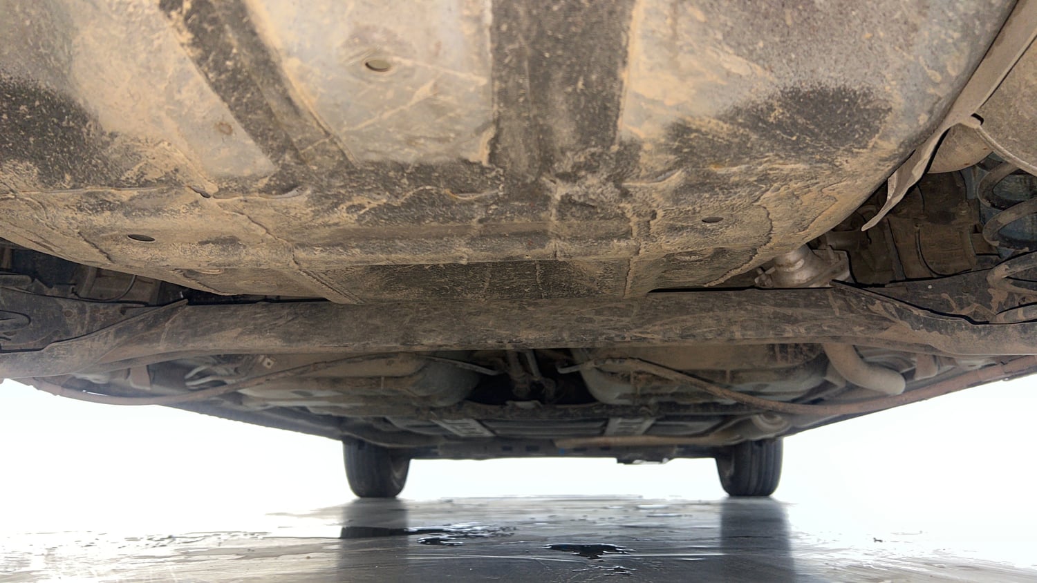 Used 2015 Honda Jazz V AT Petrol Petrol Automatic extra REAR UNDERBODY VIEW (TAKEN FROM REAR)