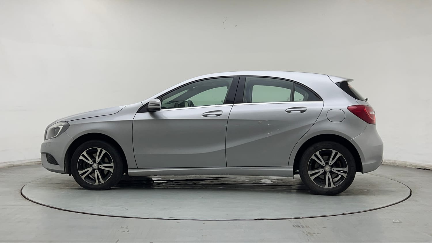Used 2016 Mercedes-Benz A-Class A 180 Petrol Automatic exterior LEFT SIDE VIEW