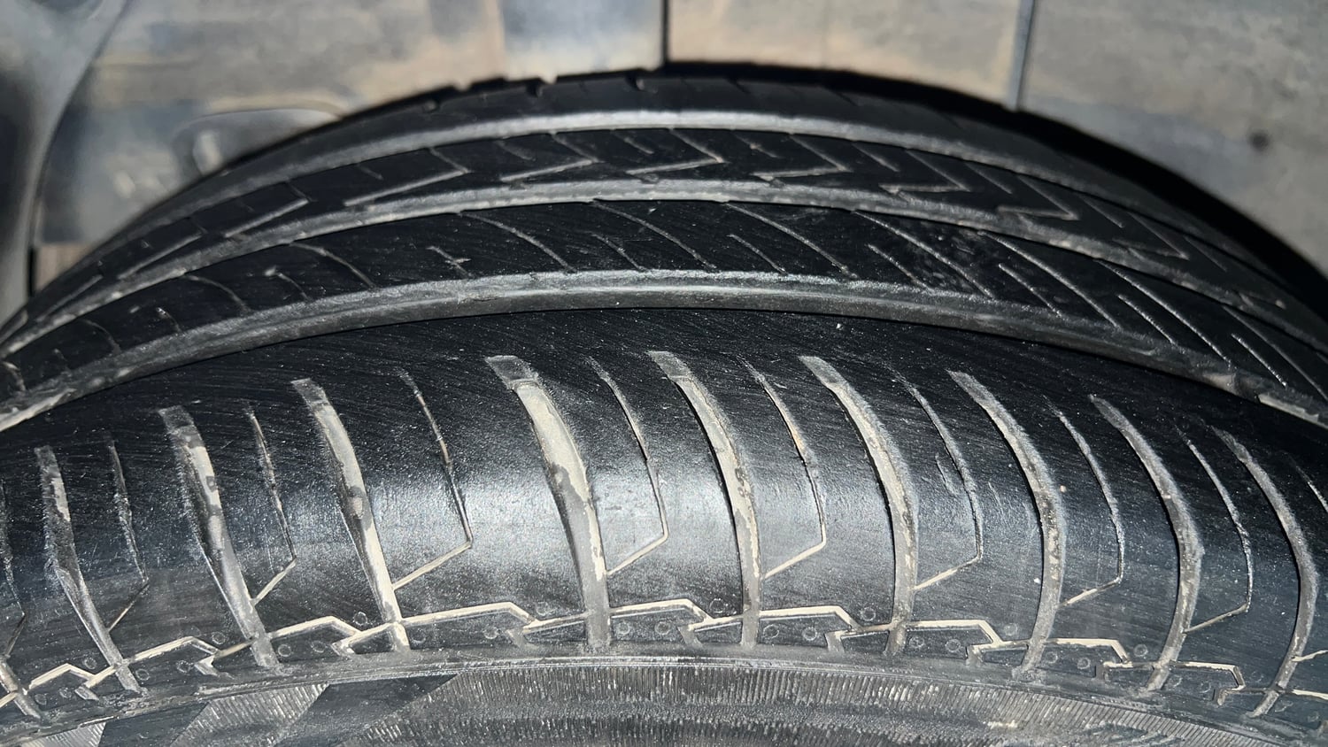 Used 2019 Hyundai Elite i20 Sportz Plus 1.2 CVT Petrol Automatic tyres RIGHT REAR TYRE TREAD VIEW