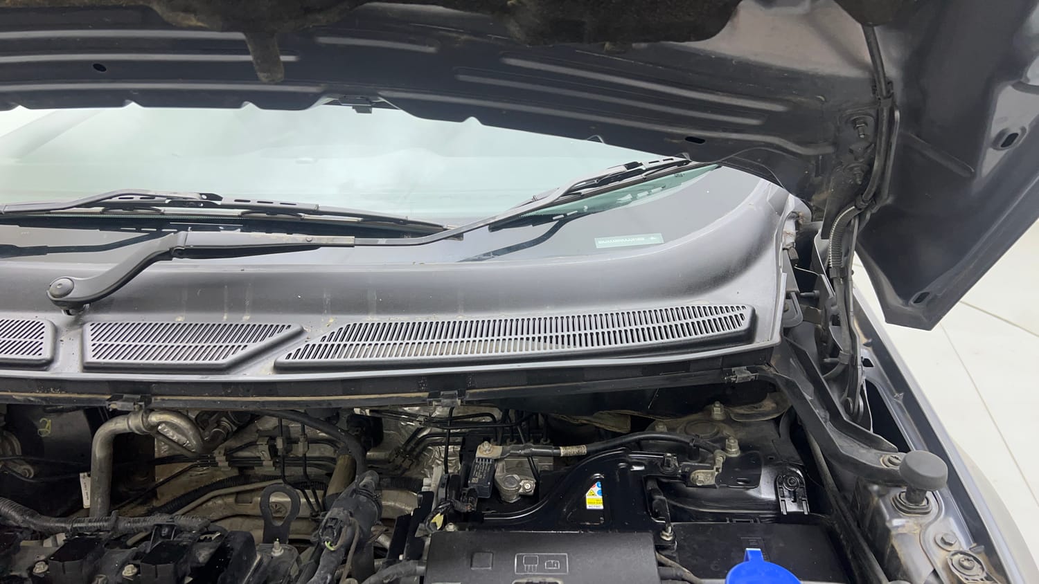 Used 2018 Ford EcoSport Titanium + 1.5L Ti-VCT AT Petrol Automatic engine ENGINE LEFT SIDE HINGE & APRON VIEW