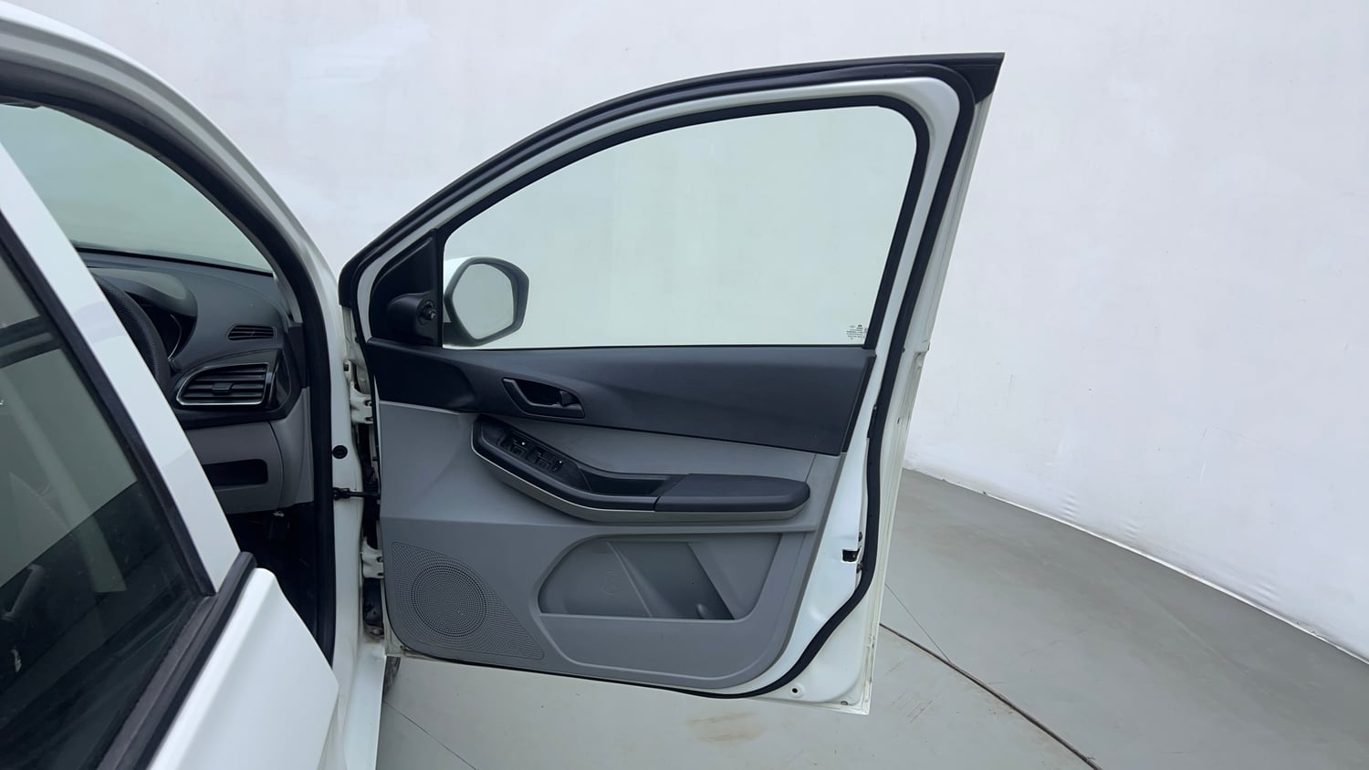 Used 2021 Tata Tiago XT Petrol Manual interior RIGHT FRONT DOOR OPEN VIEW