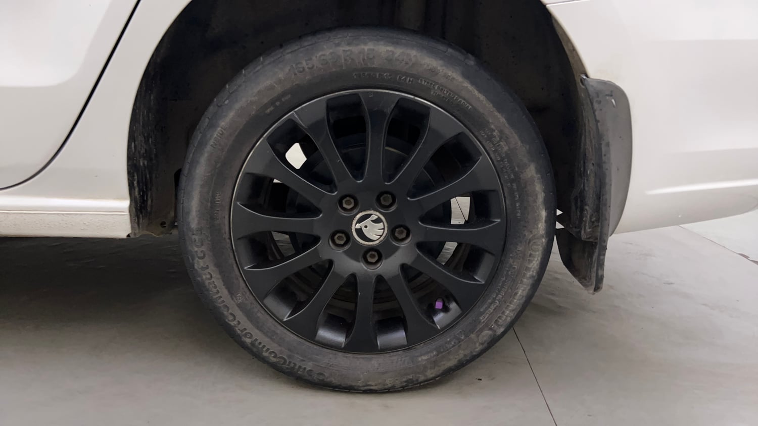Used 2015 Skoda Rapid 1.6 MPI Elegance Plus Petrol Manual tyres LEFT REAR TYRE RIM VIEW