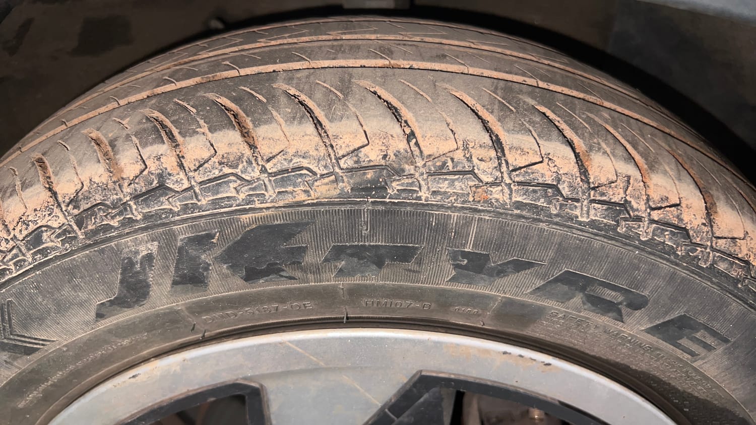 Used 2023 Hyundai Exter SX 1.2 MT Petrol Manual tyres RIGHT FRONT TYRE TREAD VIEW